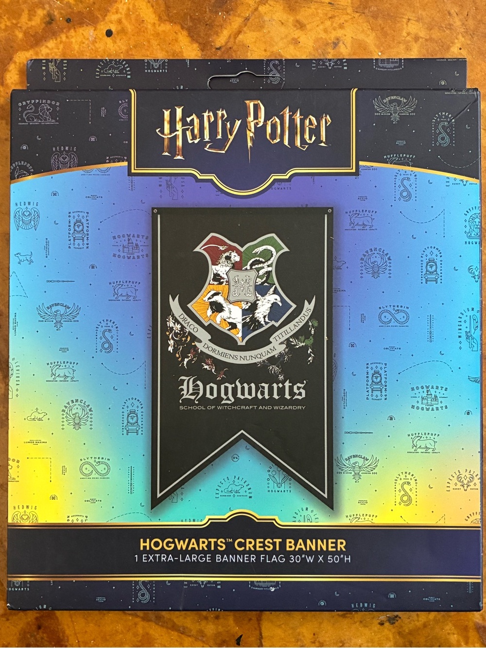 Harry Potter Hogwarts Crest Banner - Black